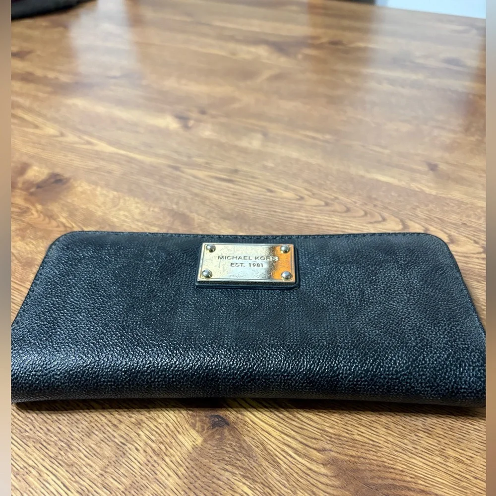 Michael Kors Genuine Black Leather Logo Jet Set Wallet